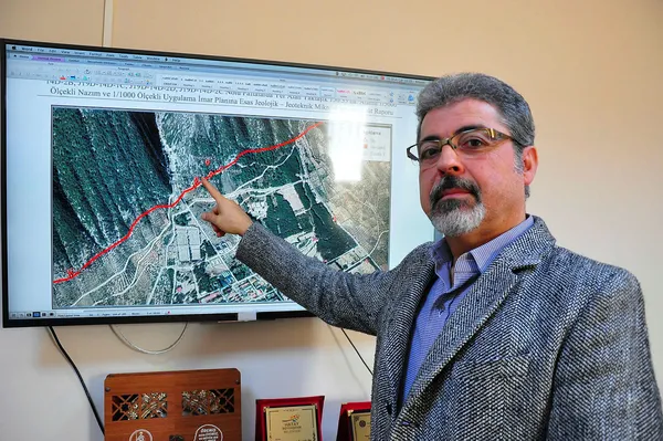 Deprem uzmanından İzmir için flaş uyarı! Deprem dizisi açıklamasında İzmir için yıkıcı olabilir mesajı