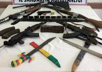 Diyarbakır'da silah kaçakçılarına baskın