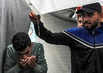'Susuz' Gazze'ye 39 gün sonra yağmur yağdı! İnsani kriz boyut atladı...