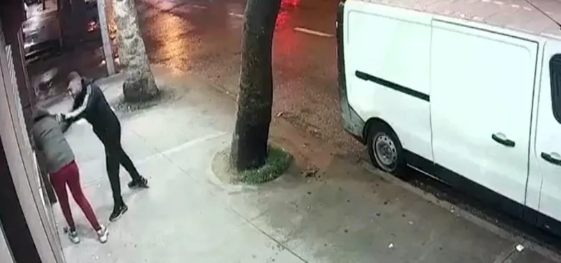 Bursa'da kıskançlık krizine giren şahıs, genç kızı dövdü
