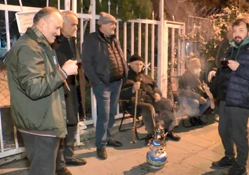 EYT kuyruğu geceden başladı! Vatandaş akın akın geliyor