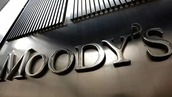 İşgalciler yokuş aşağı! Moody’s 5 Siyonist bankasının notunu düşürdü