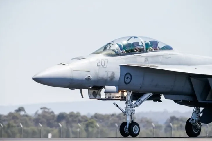 Avustralya Uluslararası Havacılık Fuarı’nda savaş uçakları hünerlerini sergiledi