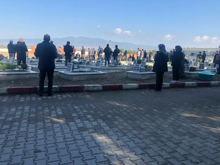 İzmir’deki depremde hayatını kaybedenlere son veda