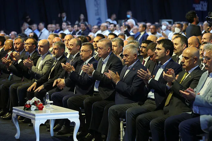 Mercedes’ten TOGG’a gelen Taha Uluhan: Başkan Erdoğan’ın çağrısı üzerine ülkeme döndüm - 6