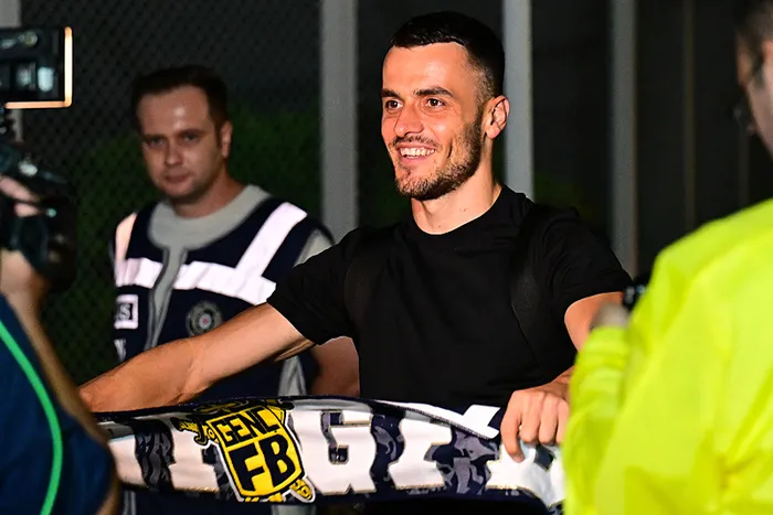 Fenerbahçe transferi açıkladı: Filip Kostic ile anlaşma sağlandı