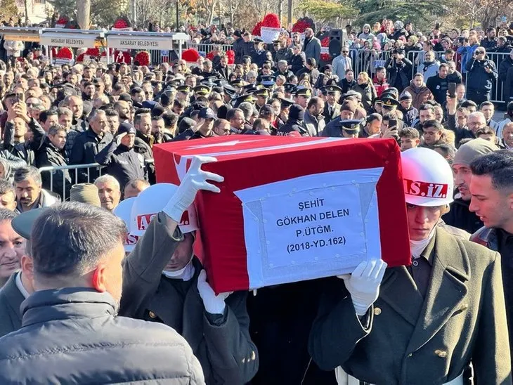 Türkiye şehitlerini uğurluyor! Tabutunun başında gözyaşları sel oldu | Bu acıya yürek dayanmaz