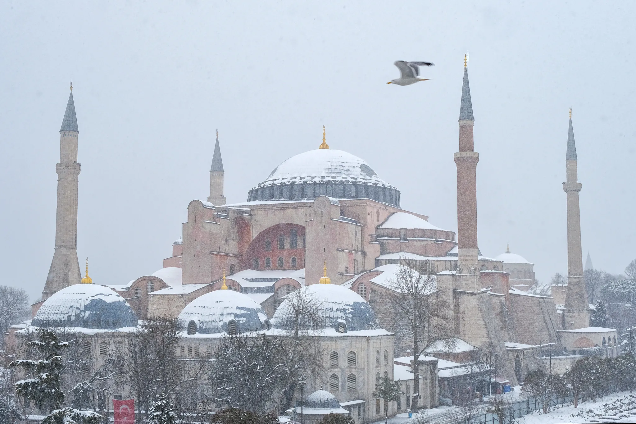 Bakanlık ve MGM uyardı: 13 ilde sarı kodlu alarm! O tarihte kar İstanbul’da kapıyı çalacak