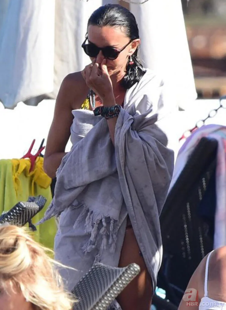 Hande Ataizi ve sevgilisi Dinç Aydoğdu’nun gergin anları! Plajda birbirlerine girdiler 2