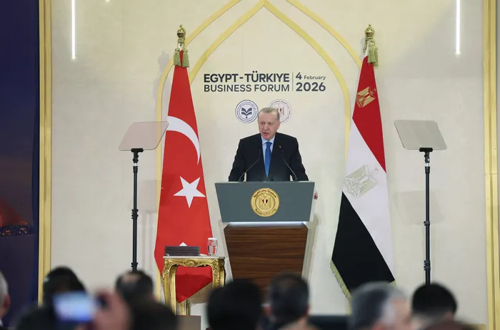 baskan-erdogan-acikladi-kahire-ile-ticaret-hedefi-15-milyar-dolar-turkiye-ve-misir-guclu-2-devlet-1770228563600.jpg Fotoğraf-AA