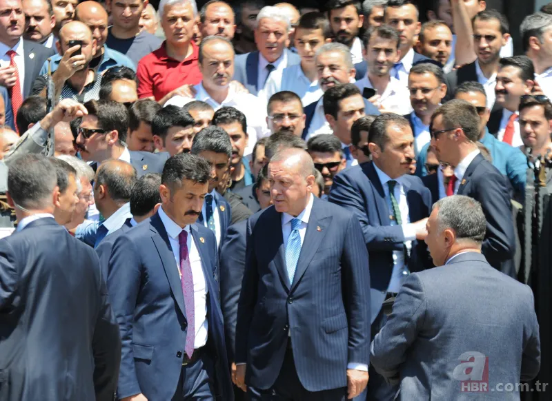 Başkan Erdoğan'a cuma namazı çıkışı vatandaşlardan yoğun ilgi 8