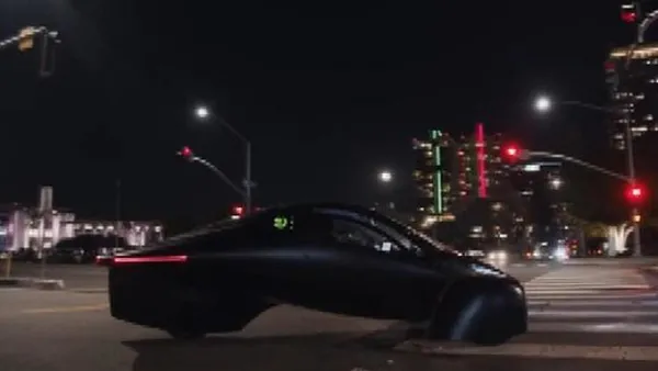 Güneş enerjisiyle çalışan elektrikli otomobil seri üretime geçiyor