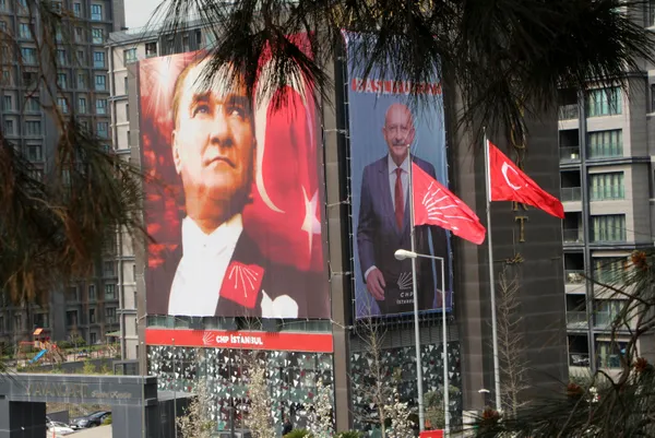 chp-il-binasina-silahli-saldiri-iddiasi-istanbul-valiliginden-aciklama-geldi-1680778436698.jpg CHP İl binasına silahlı saldırı iddiası! İstanbul Valiliği'nden açıklama geldi - 4