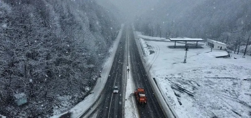 Düzce-Zonguldak Batı Karadeniz bağlantı yolu tipi nedeniyle ulaşıma kapandı