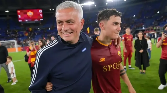 fenerbahcede-10-numara-takviye-mourinhodan-2-yildiza-yesil-isik-1731325670588.jpeg Fenerbahçe'de 10 numara takviye! Mourinho'dan 2 yıldıza yeşil ışık - 2