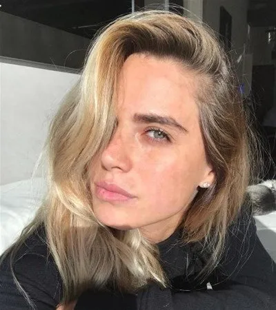 burcu kiratli ve sinan akcil makyajsiz yakalaninca mal kabul bolumune daldi