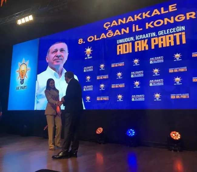 turkiyenin-en-genc-belediye-baskani-ak-partiye-gecti-1737821277973.jpeg 22 yaşındaki Türkiye’nin en genç belediye başkanı AK Parti'ye geçti - 1