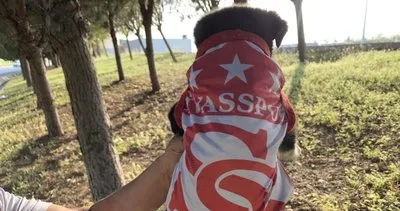 Sevimli köpek 'Zeytin'  maça formasıyla geldi! Türkiye Kupası finalinden renkli görüntüler