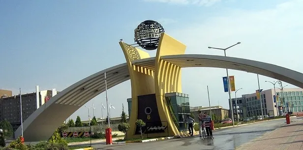 osmangazi-universitesi-lise-mezunu-personel-alimi-yapiyor-basvuru-sartlari-ve-tarihi-1700143588101.jpg Osmangazi Üniversitesi lise mezunu personel alımı yapıyor! Başvuru şartları ve tarihi… - 1