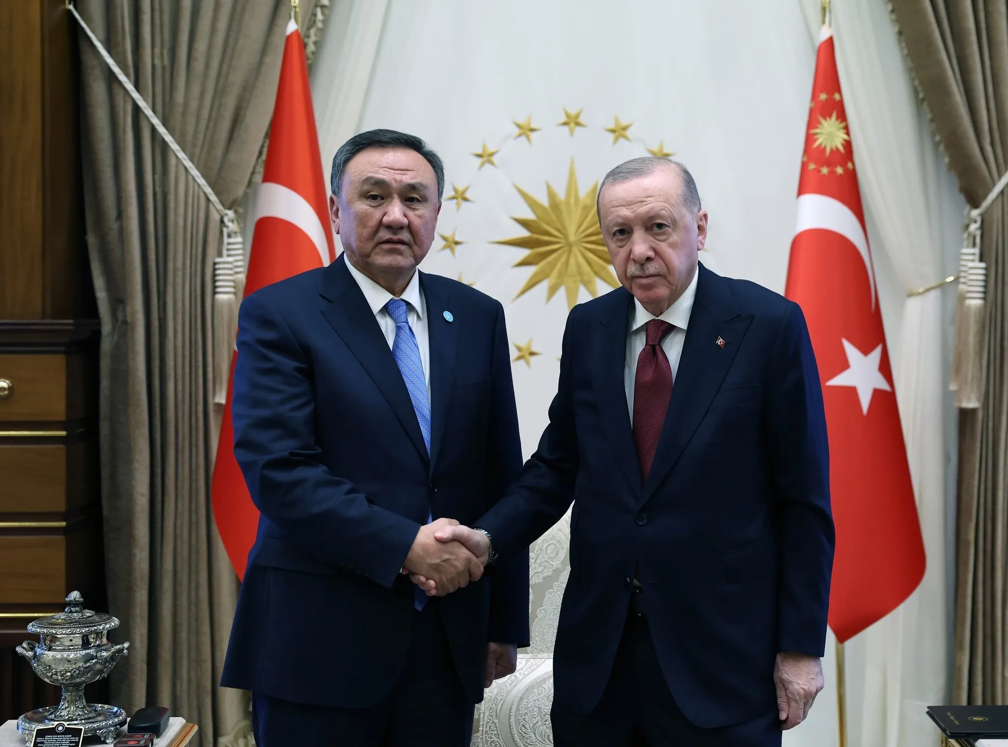 Başkan Erdoğan TDT Genel Sekreteri Ömüraliyev'i kabul etti