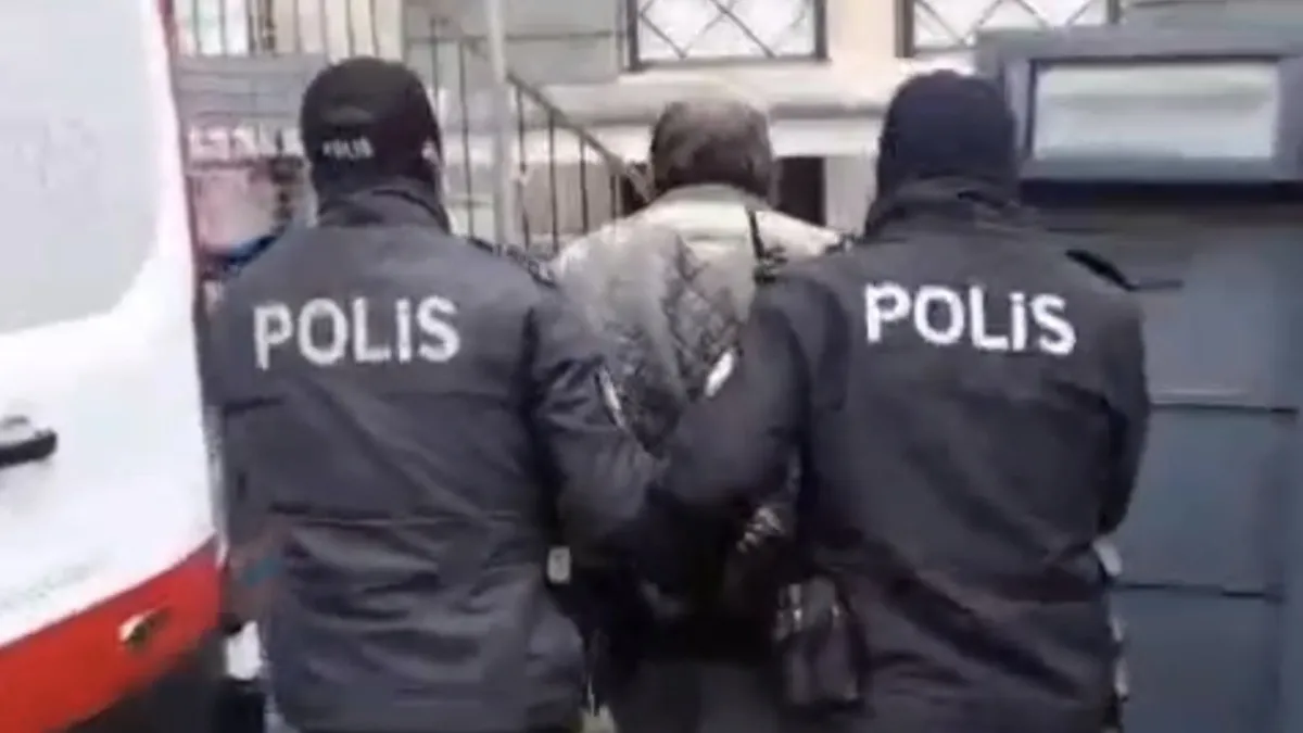 İzmir'de 24 yıl hapis cezasıyla aranan şahıs yakalandı