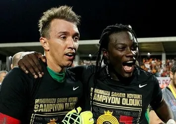 Bafetimbi Gomis tarihe geçti