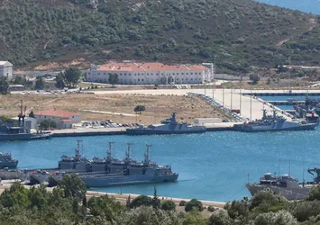 Foça Deniz Üssü'nde FETÖ operasyonu