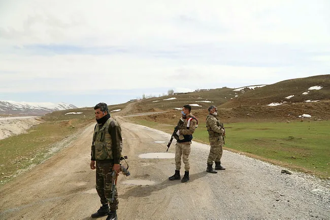 Van’da bilgileri gizleyen ve görevden alınan muhtarın mahallesinde vaka sayısı 20’ye yükseldi - 1