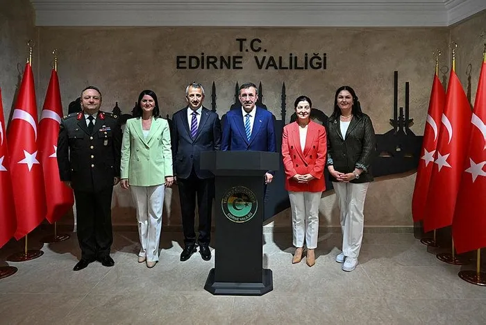 cumhurbaskani-yardimcisi-yilmazdan-tek-haneli-enflasyon-aciklamasi-tek-haneli-rakamlara-ulasincaya-kadar-bu-mu-1720362651855.jpeg Cumhurbaşkanı Yardımcısı Yılmaz'dan tek haneli enflasyon açıklaması! "Mücadeleyi sürdürmemiz gerekiyor" - 1