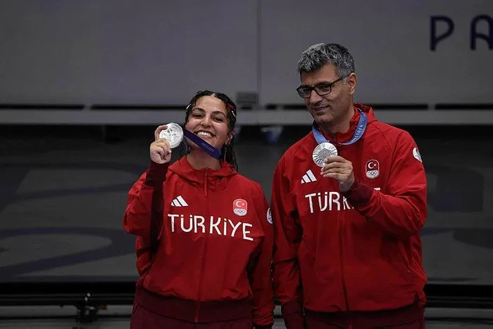 genclik-ve-spor-bakani-osman-askin-bak-paris-2024-olimpiyatlari-degerlendirmesi-federasyonlar-hesap-verecek-1723447955271.jpeg Şevval İlayda Tar - Yusuf Dikeç