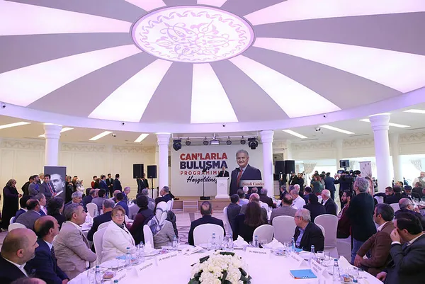 Binali Yıldırım, Alevi Bektaşi Dernekleri’nin düzenlediği Can’larla Buluşma programına katıldı