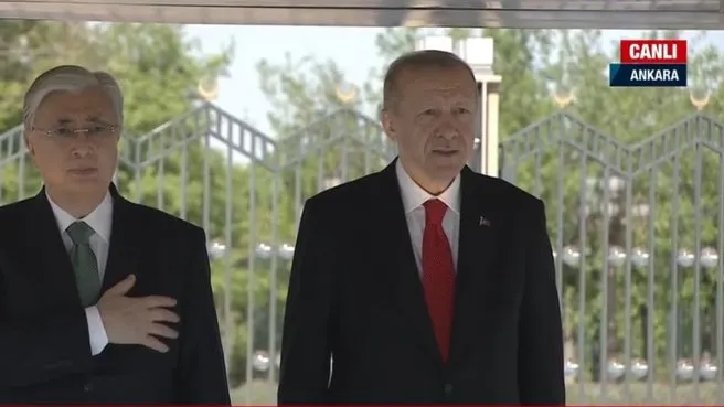Kazakistan Cumhurbaşkanı Tokayev Ankara'da! Başkan Erdoğan Külliye'de resmi törenle karşıladı