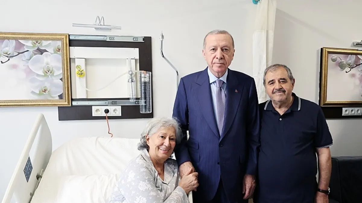 Başkan Erdoğan'dan açılışını yaptığı hastanedeki hastalara moral ziyareti