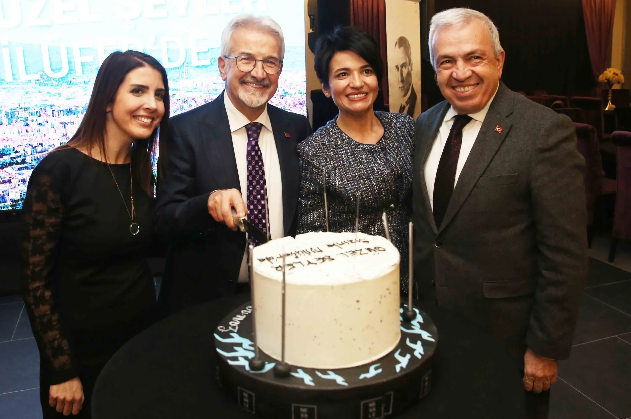 Eski Nilüfer Belediye Başkanı Turgay Erdem'in Rüşvetle Elde Ettiği Taşınmazları Sevgilisinin Üzerine Yapması İddia Edildi