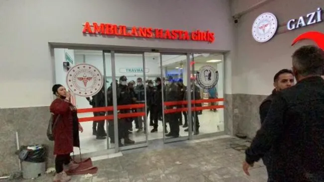 samsunda-husumetli-iki-grup-arasinda-kanli-kavga-olu-ve-yaralilar-var-1621062016137.jpg Samsun'da husumetli iki grup arasında kanlı kavga: Ölü ve yaralılar var - 1