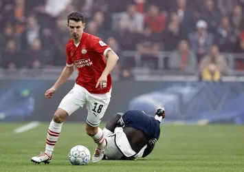 Fenerbahçe'de stopere 3 aday! Bir yerli bir yabancı geliyor