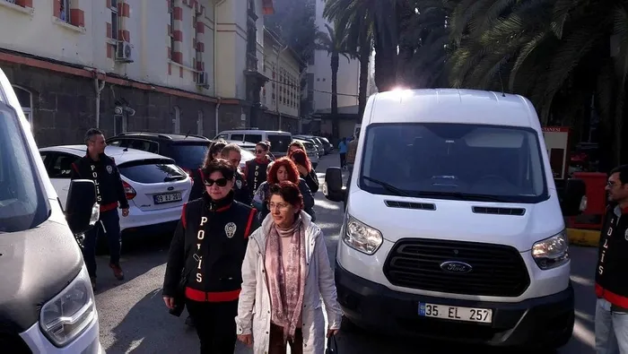 İzmir’de Las Tesis Dansını provoke etmeye çalışan kadınların terör bağlantısı ortaya çıktı