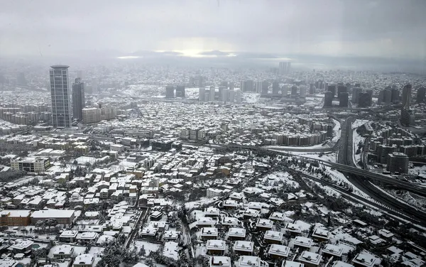 istanbul-kar-ne-zaman-bitecek-istanbul-kar-yagisi-bugun-bitecek-mi-5-gunluk-hava-durumu-1643025590133.jpg İstanbul kar ne zaman bitecek? İstanbul kar yağışı bugün bitecek mi? 5 günlük hava durumu... - 2