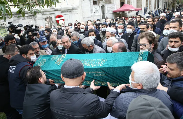 Son dakika: Sezai Karakoç'a veda! "Diriliş şairi" son yolculuğuna uğurlandı - 6