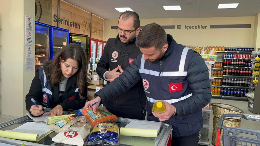 Ayvayı değil vatandaşı yediler! Tarlada 30 rafta 225 TL - 1