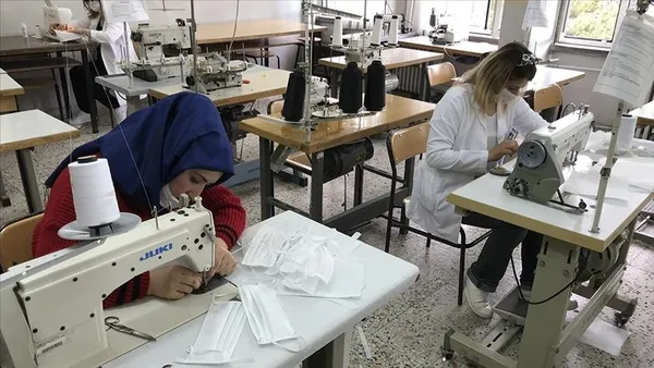 Meslek liseleri koronavirüsle mücadeleye damga vurdu! Yerli üretime 864 milyon liralık katkı