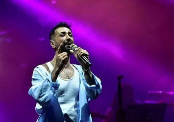 Tan Taşçı'dan hayranına sitemli cevap! "Sizi kaybetmeye takılmam"