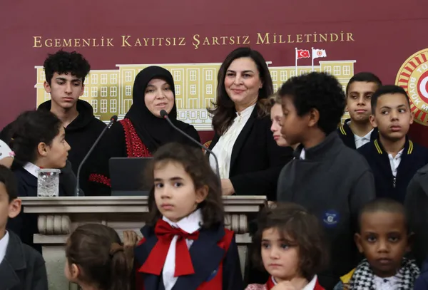 1700832527017.jpg AK Partili Müşerref Pervin Tuba Durgut Gazze’deki insani krizi ve çocuk haklarını gündeme taşıdı - 3