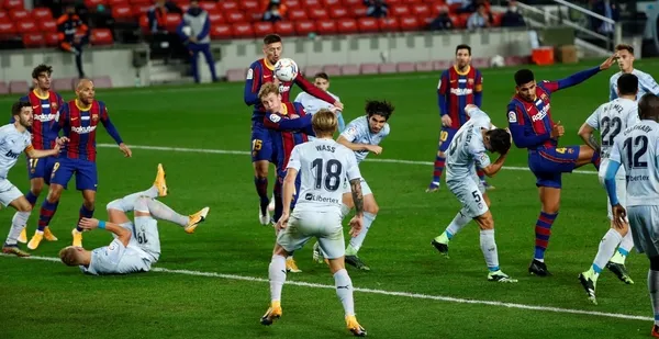 Barcelona Valencia maçında 4 gol | Messi Pele'nin rekoruna ortak oldu - 3