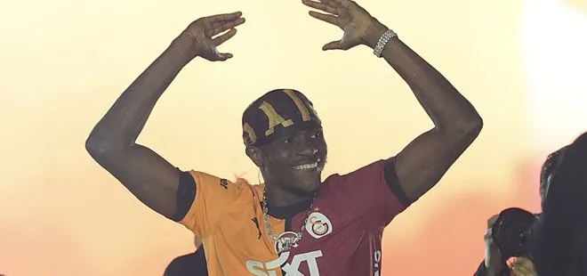 Galatasaray’da peri masalı sona eriyor: Victor Osimhen 3 yıllık imzayı atacak