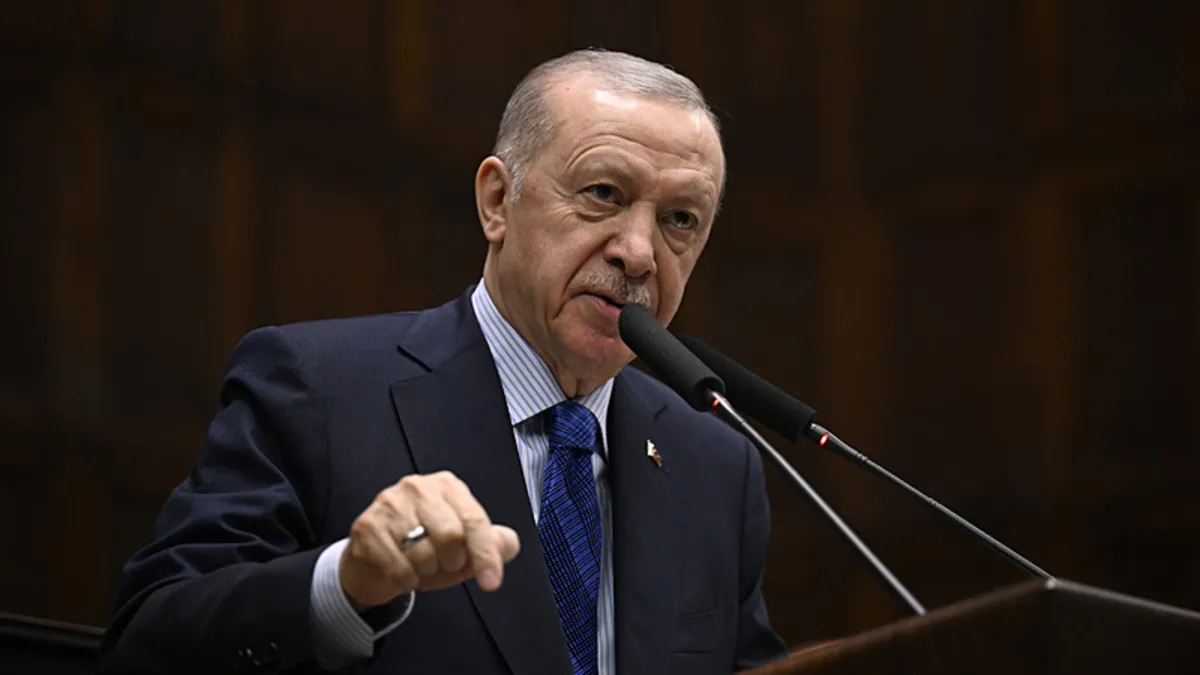 Başkan Erdoğan: Özgür Özel FETÖ'cülerin üfürüğüyle siyaset yapıyor