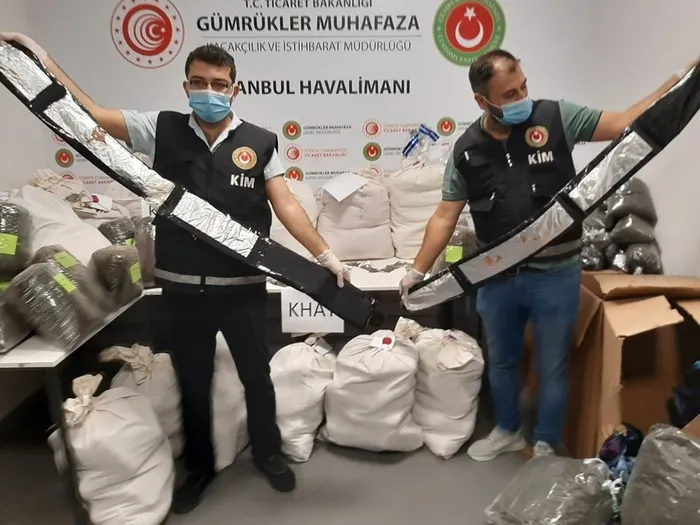 İstanbul Havalimanı'nda 24 milyon liralık uyuşturucu operasyonu - 1