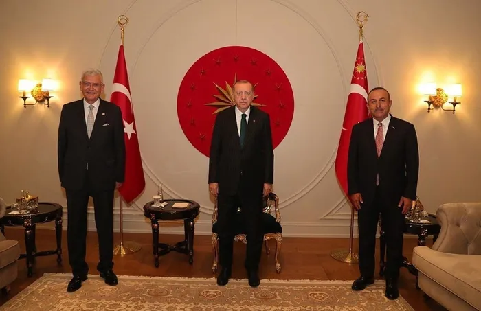 Son dakika: Volkan Bozkır BM 75. Genel Kurul Başkanı seçildi