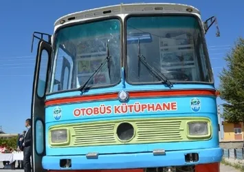33 yıl yolcu taşıyan otobüs, kütüphane oldu