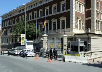 Almanya Başkonsolosluğu'nda şüpheli paket alarmı